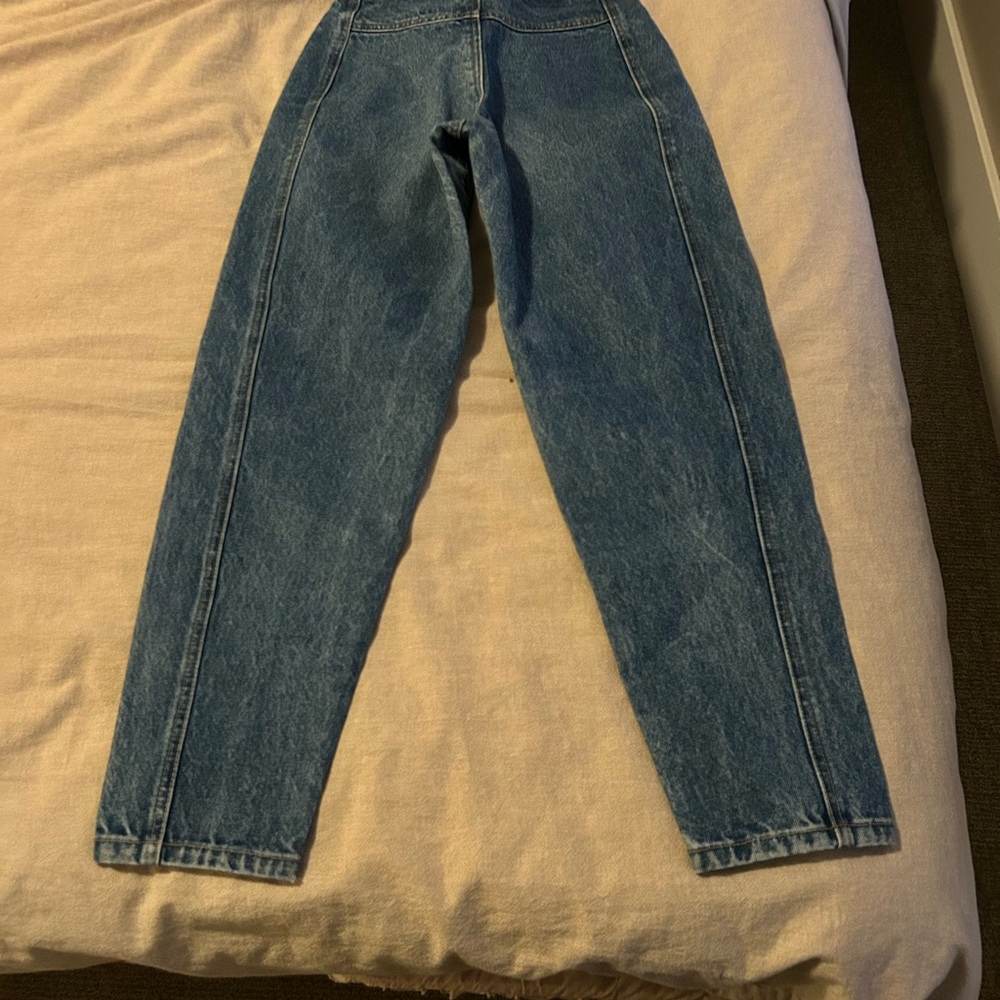 Stylish Blue Cropped Denim Pants